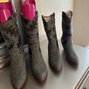 Western theme two grey boots (Size 6 & 9) "Mother & Daughter or Two Sisters" !